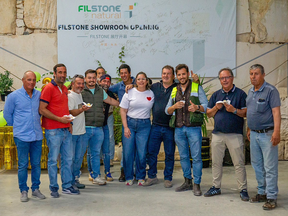 Equipa Filstone de Alpalhão durante a celebração do 24.º aniversário da empresa