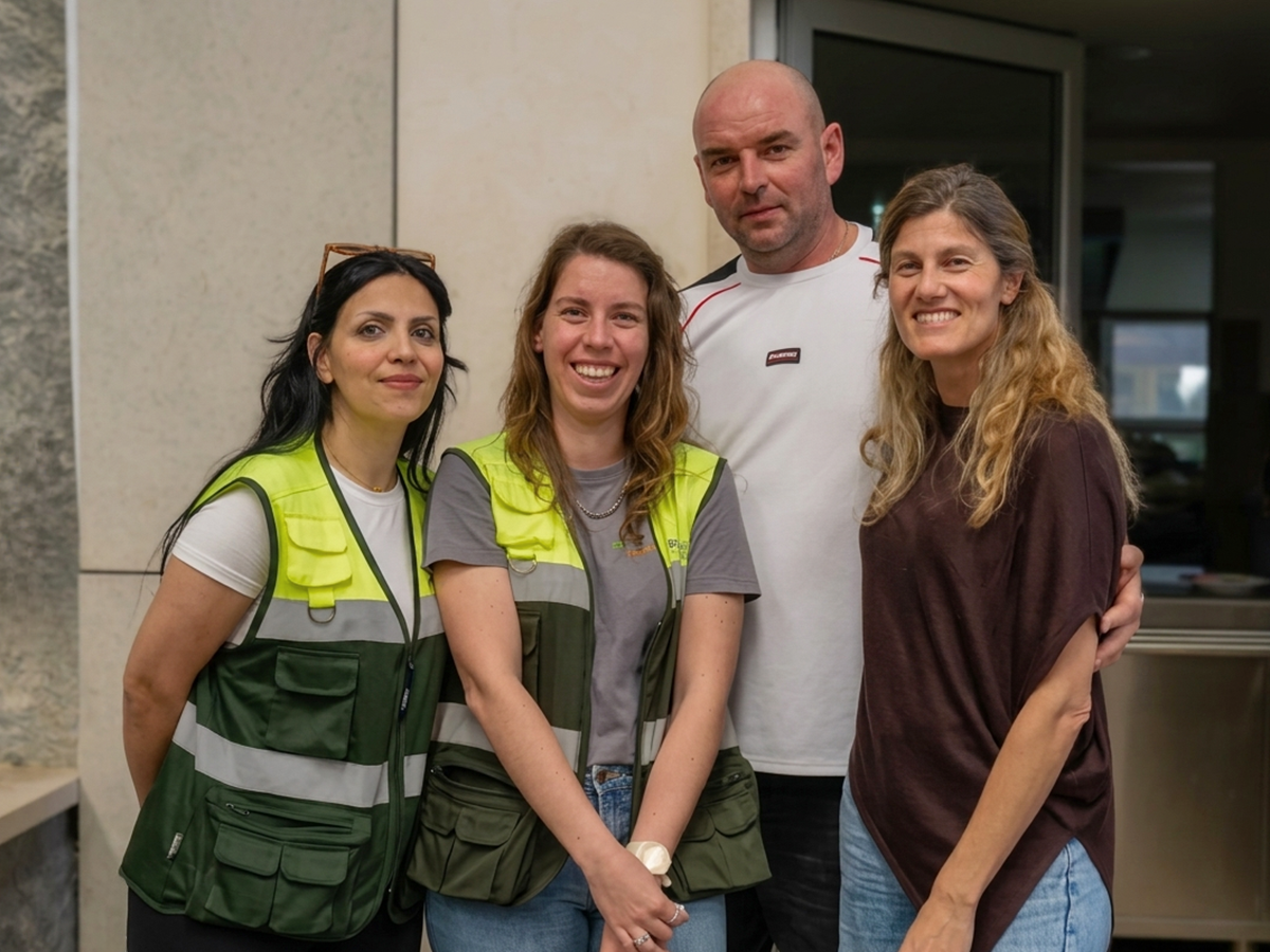 Colaboradores da Filstone durante a celebração do 24.º aniversário da empresa